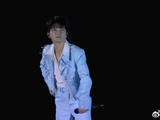 周深在第二届苏超联赛揭幕战上具体演唱了哪些歌曲？
