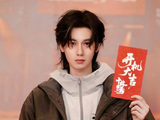 观众对于《十日终焉》中胡先煦角色首季短暂出场被‘爆头’的剧情，主要有哪些看法？