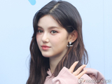 女团NewJeans前成员DANIELLE今将直播发声