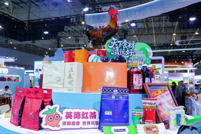 清远市与京东集团联合发布了京东·清远“跑步鸡”标准。程浩 摄