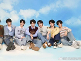 新歌《摆脱地心引力》的编曲和歌词具体有哪些特点？