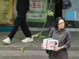 《寻子遗迹》导演曹保平的风格如何影响了章子怡的表演？