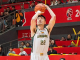 莫兰德5犯离场，赵继伟13+6，CBA辽篮80-75客场险胜山东男篮