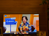 如何评价刘晓庆在《无限超越班》中表现出的“野草哲学”人生态度？