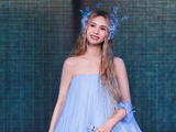 杨丞琳成都演唱会开唱，李荣浩红发低调探班，她调侃自己是合格人妻