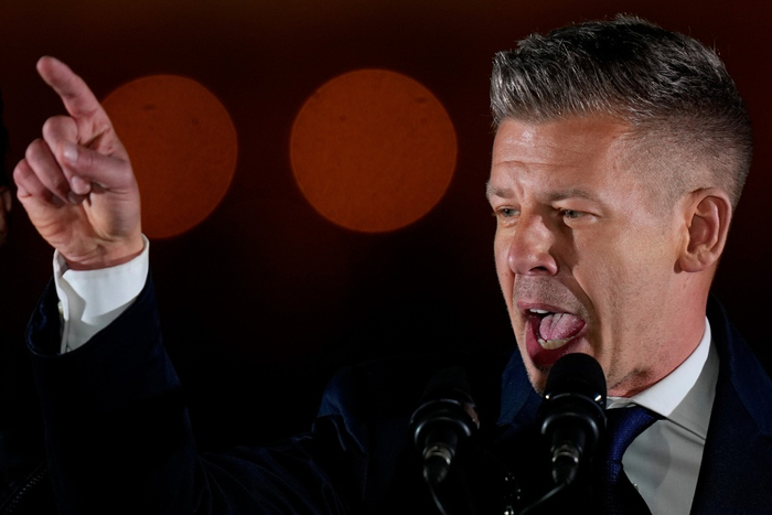 2026年4月12日，匈牙利布达佩斯，蒂萨党领袖毛焦尔在议会选举中宣布胜选后发表讲话。视觉中国 图