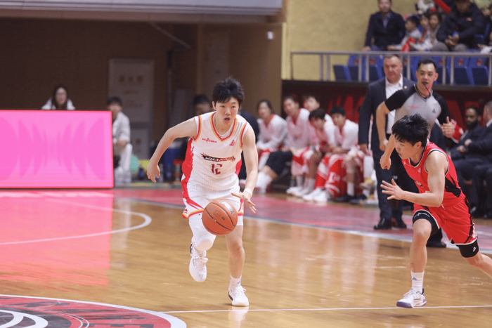 ▲陈玉婕在WCBA2025-2026赛季常规赛第一轮中