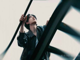 王一博GQ幕后花絮曝光，柔软缱绻与坚硬从容并存
