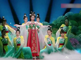 张晓龙孙怡《晓梦》，孙怡一身唐装红裙翩翩起舞，绝美
