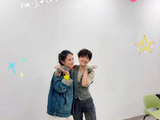 前者合影还有点害羞，后者直接兄弟来的！ @陈丽君_点绛唇