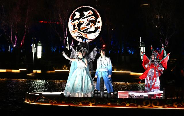 “运上行”大运河水景诗乐演出。白继开摄
