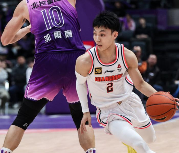曝焦泊乔已归队训练,大外援基本来不了,仅靠现有名单征战季后赛|广东队|北京|广东男篮|广东宏远|王少杰_新浪体育_新浪新闻