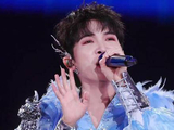 周深火力全开：半月内连发四曲，影视、体育、游戏三域齐燃，乐坛劳模新标杆