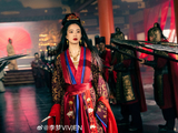 李梦在拍摄中即兴加入的‘这天下，我不要了’台词有何深意？