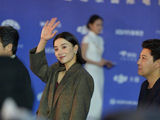 宋佳短发造型亮相北影节,为新片《余烬》颠覆形象剃寸头