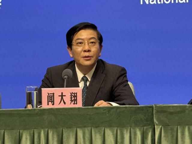 闻大翔回答中青报·中青网记者提问。中青报·中青网记者 刘昶荣/摄