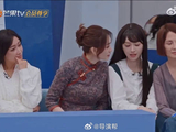 一本正经打断别人的对话，突如其来的麻辣拌提问，直接把聊天画风都带偏了