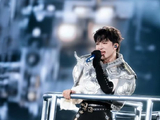 现场版《吉量》初登场！周深巡演再现春晚神曲，观众直呼“稳如CD”