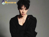 尹昉演绎温柔男友与上班族形象引热议