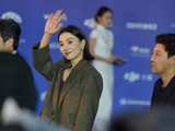 宋佳短发造型亮相北影节，为新片《余烬》颠覆形象剃寸头