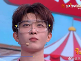 何炅被指像范丞丞妈粉，温柔鼓励还讨要表演