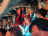 看到这么狂热的粉丝，第一个想到王一博！