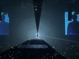 侯明昊演唱会的舞台和曲目编排具体有哪些亮点？