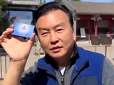 张泽群:正值毕业季,刚刚从央视退休后回母校中传门口拍照忆青春