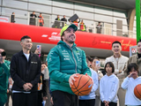 潘晓婷是如何指导F1车手阿隆索打台球的？