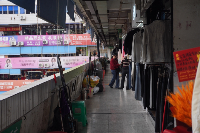 2026年4月，商城走廊。新京报记者 左琳 摄