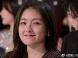 同样是被怼脸拍！李兰迪微微一笑很倾城，任敏冷漠被碾压