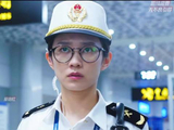 海关新人张瑜识破可疑男子获师傅认可