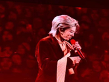 路人体验华晨宇演唱会反响热烈