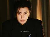 黄晓明在过去还有哪些陪伴父母的感人事例？