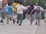 孩子们上游艇出海啦