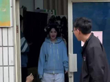 司宫令的出妆图看了好几遍，李菲儿整个人松弛又自信，已经开始期待她的戏份了
