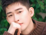 演员张翰回应就医后前往移民局：感谢跟踪关爱，一年一度例行体检、港澳通行证签注，汇报完毕
