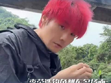 李荣浩直播钓鱼手机掉水里了！发视频回应：人没事，手机捞回来了