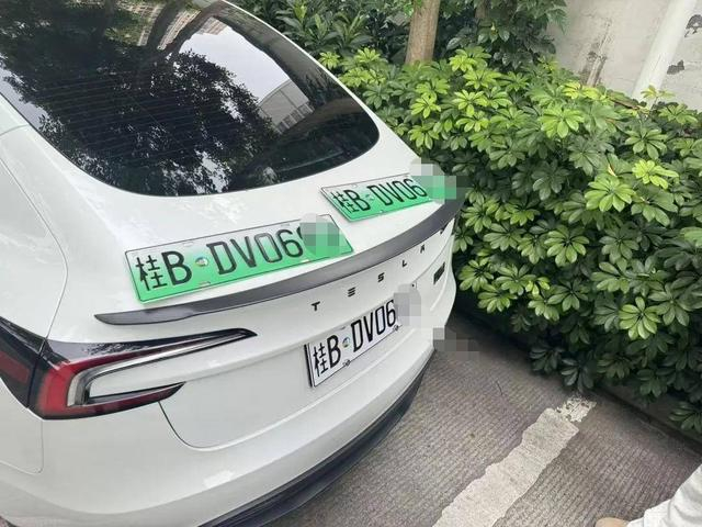图片来自于“广西交警微发布”