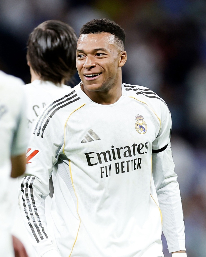 西甲：皇马2-1阿拉维斯