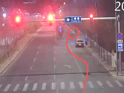 事故现场监控画面。北京交警供图