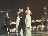 任嘉伦与邓亚萍微博竞燃之夜上演乒乓球对决