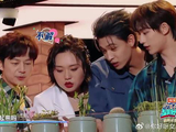 檀健次割王鹤棣的葱，急得何炅大喊棣棣，笑不活了