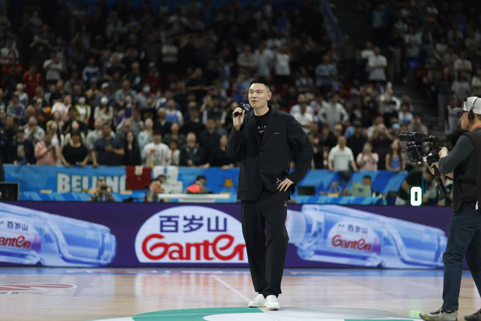 “球员朱彦西”就此告别。新京报记者 王飞 摄