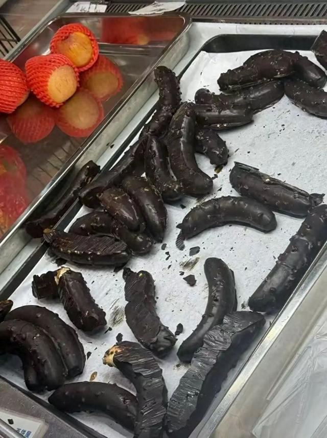 江南大学食堂售卖的巧克力香蕉。图/社交平台截图