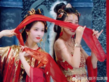 孙怡陈都灵同台表演，两人30岁出头，谁更惊艳一眼便知！