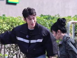 谁懂代旭这个群的手势啊啊啊啊太有范儿了，接万妮达上班儿来了哈哈哈哈！