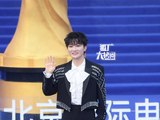 北影节红毯秒变运动会？周深蹦跳入场引爆全场，回顾五年“OST王者”的银幕情缘