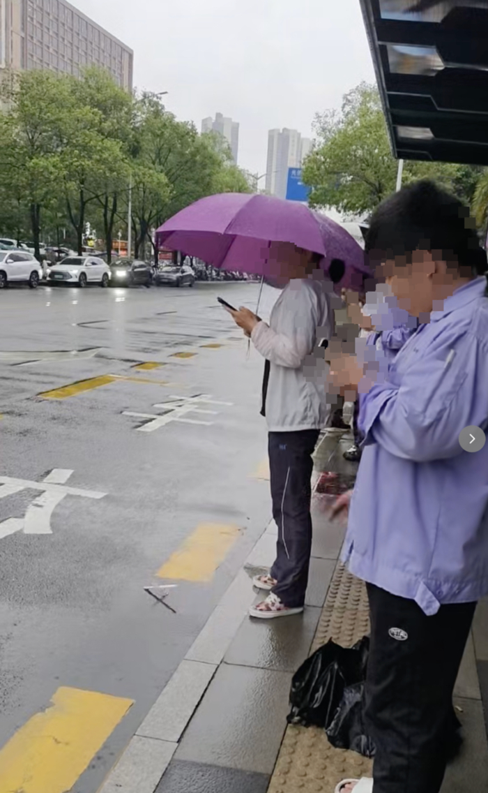 4月24日事发后的视频截图。