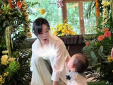 张檬小五1岁儿子近照